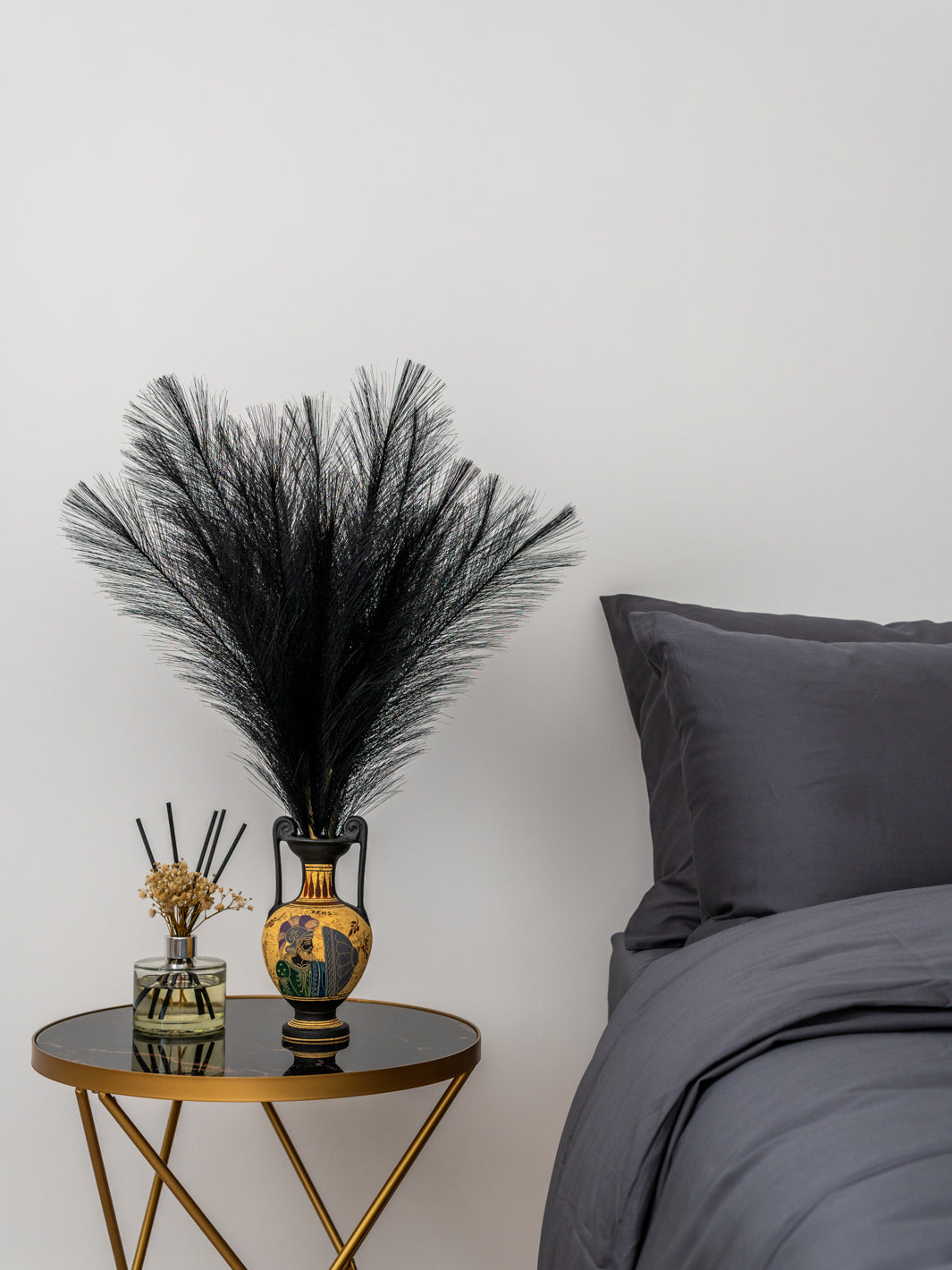 Faux Pampas Grass - Black (5 Stems)