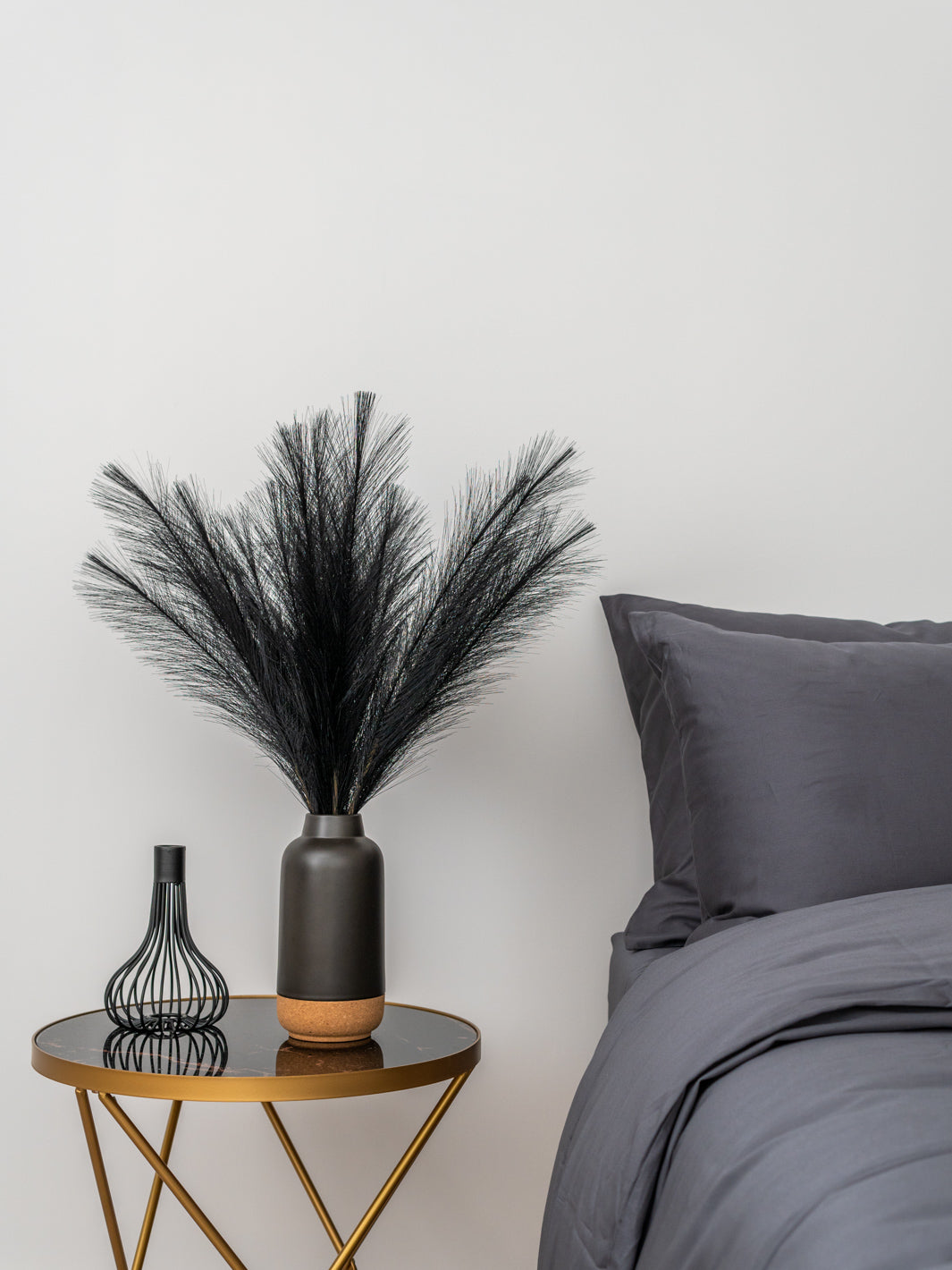 Faux Pampas Grass - Black (5 Stems)