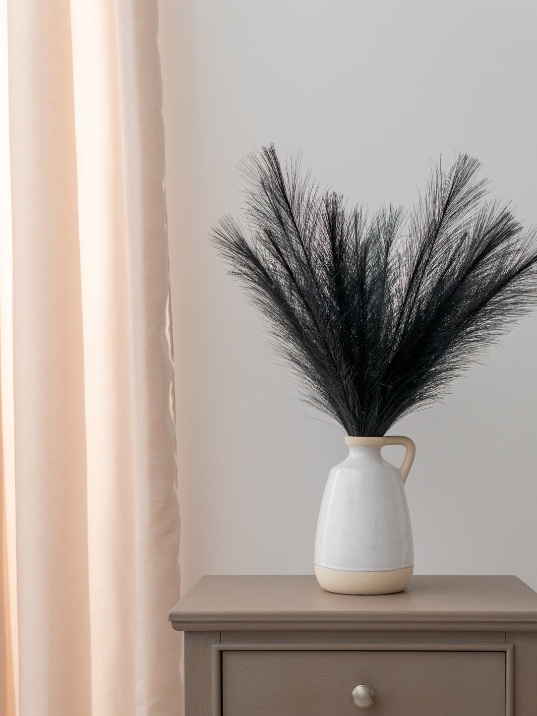 Faux Pampas Grass - Black (5 Stems)